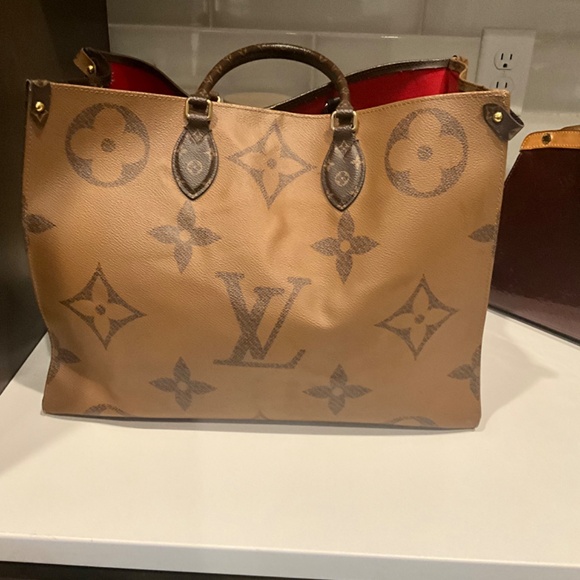 Louis Vuitton on the go tote largest size - Picture 3 of 8